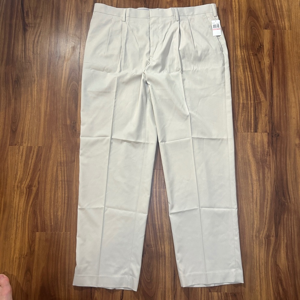 PGA Tour Ultimate Pant Mens 40x32 Moonstruck Beige Pleated Active Golf Slacks